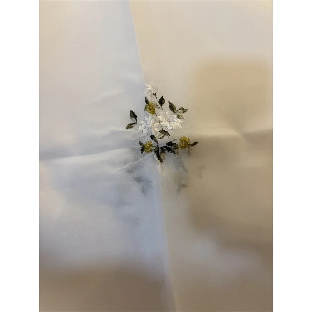 Home‎ Collection Tablecloth Fine Works 150x220 cm White Gold Flowers Granny Core